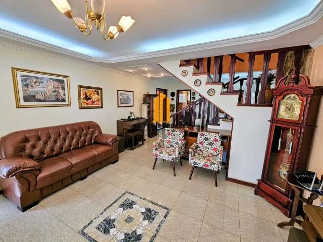 Casa / Sobrado para Venda em Valinhos/SP Roncáglia 3 Quartos