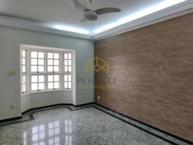 Casa / Sobrado para Venda em Valinhos/SP Roncáglia 3 Quartos