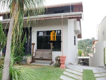 Casa / Sobrado para Venda em Valinhos/SP Santa Cruz 4 Quartos