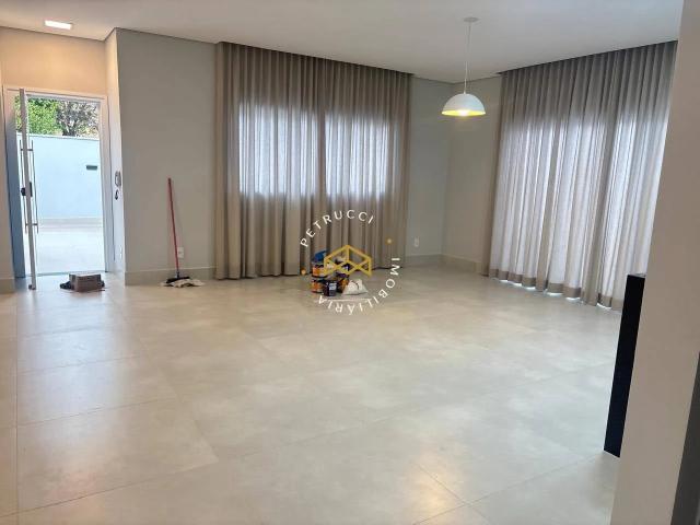 Casa / Sobrado para Venda em Valinhos/SP Vila D'Agostinho 4 Quartos