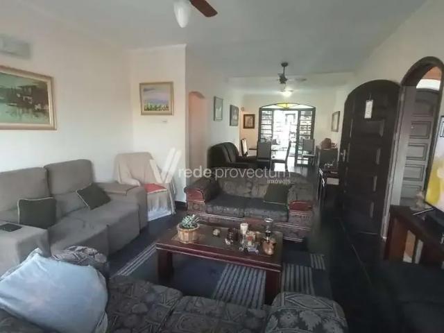 Casa / Sobrado para Venda em Valinhos/SP Vila Independência 4 Quartos