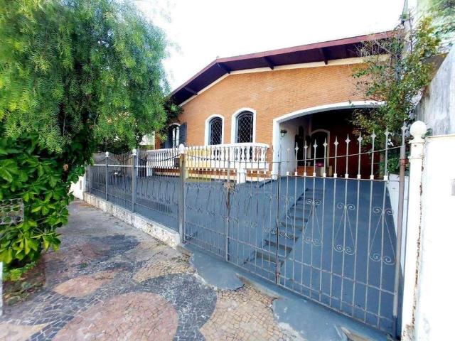 Casa / Sobrado para Venda em Valinhos/SP Vila Independência 5 Quartos