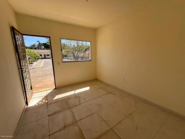 Casa / Sobrado para Venda em Valparaíso de Goiás/GO Chácaras Brasil B 2 Quartos