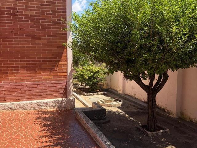 Casa / Sobrado para Venda em Vargem Grande do Sul/SP Centro 3 Quartos