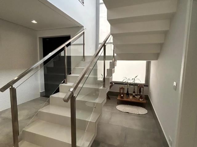 Casa / Sobrado para Venda em Vargem Grande Paulista/SP Centro 4 Quartos
