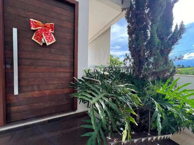 Casa / Sobrado para Venda em Varginha/MG Alta Villa 3 Quartos