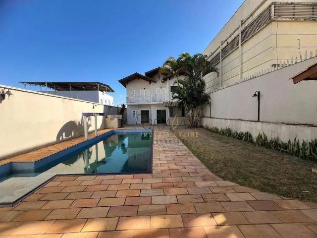 Casa / Sobrado para Venda em Varginha/MG Bom Pastor 5 Quartos