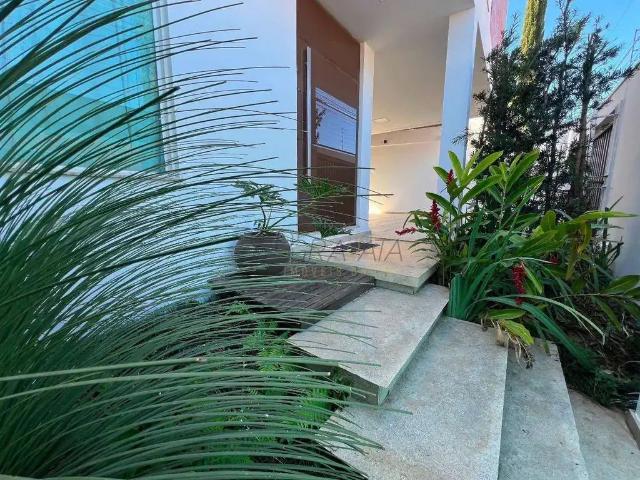 Casa / Sobrado para Venda em Varginha/MG Campos Elíseos 4 Quartos