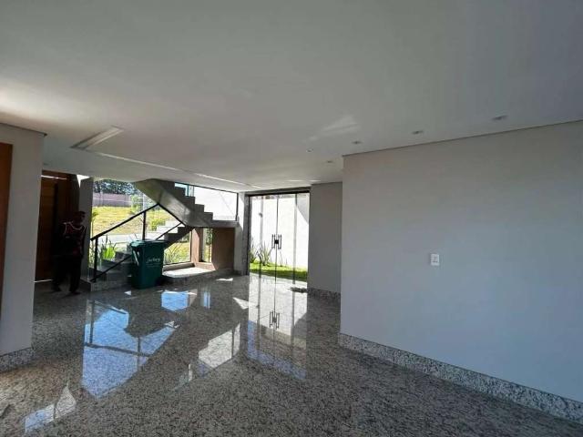 Casa / Sobrado para Venda em Vespasiano/MG Alphaville Vespasiano 5 Quartos