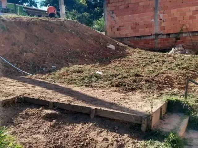 Casa / Sobrado para Venda em Vinhedo/SP Capela 2 Quartos