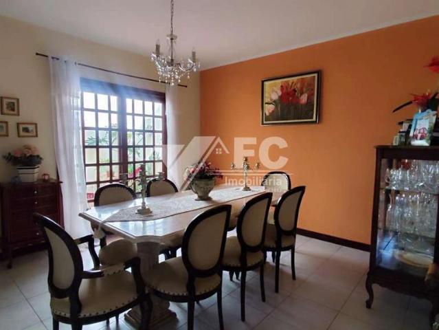 Casa / Sobrado para Venda em Vinhedo/SP Centro 3 Quartos