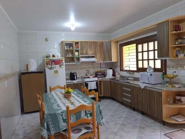 Casa / Sobrado para Venda em Viamão/RS Jardim Krahe 4 Quartos