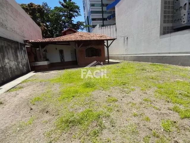 Casa / Sobrado para Venda em Vila Velha/ES Praia da Costa 4 Quartos