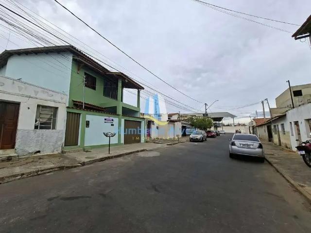 Casa / Sobrado para Venda em Vitória da Conquista/BA Alto Maron 4 Quartos