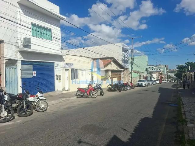 Casa / Sobrado para Venda em Vitória da Conquista/BA Centro 2 Quartos