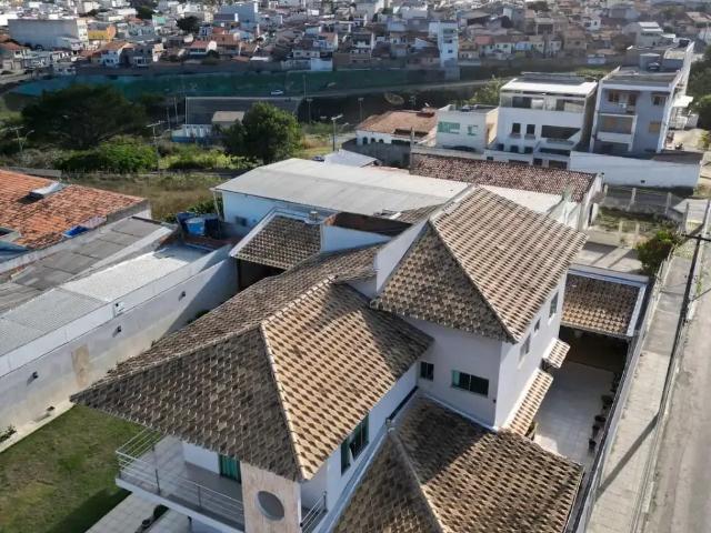 Casa / Sobrado para Venda em Vitória da Conquista/BA Cruzeiro 4 Quartos