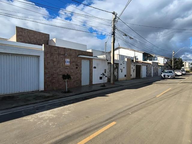 Casa / Sobrado para Venda em Vitória da Conquista/BA Felícia 3 Quartos