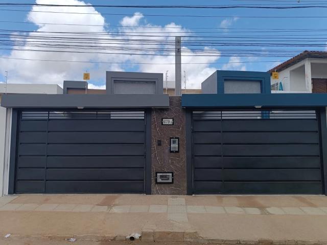 Casa / Sobrado para Venda em Vitória da Conquista/BA Felícia 3 Quartos