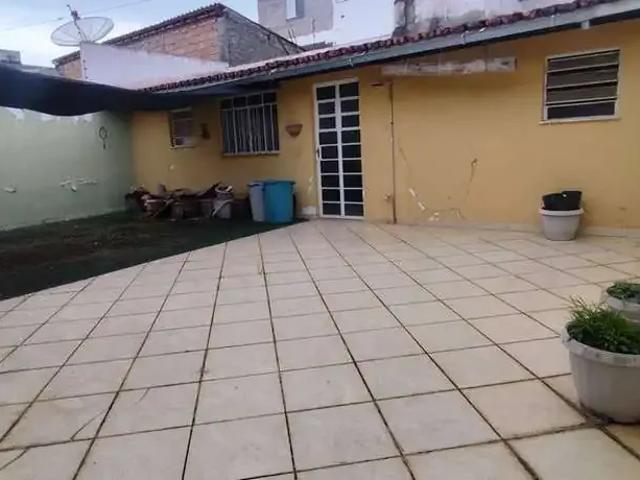 Casa / Sobrado para Venda em Vitória da Conquista/BA Recreio 3 Quartos