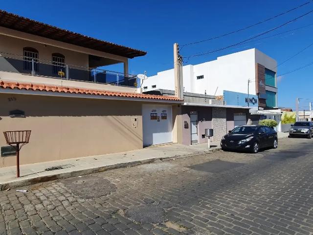 Casa / Sobrado para Venda em Vitória da Conquista/BA Recreio 5 Quartos