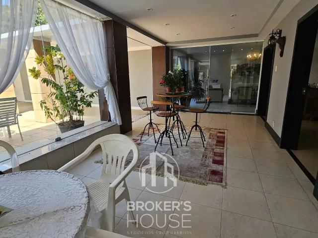 Casa / Sobrado para Venda em Vitória/ES de Lourdes 7 Quartos