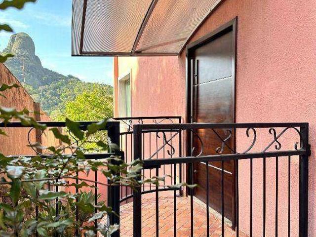 Casa / Sobrado para Venda em Vitória/ES Fradinhos 4 Quartos