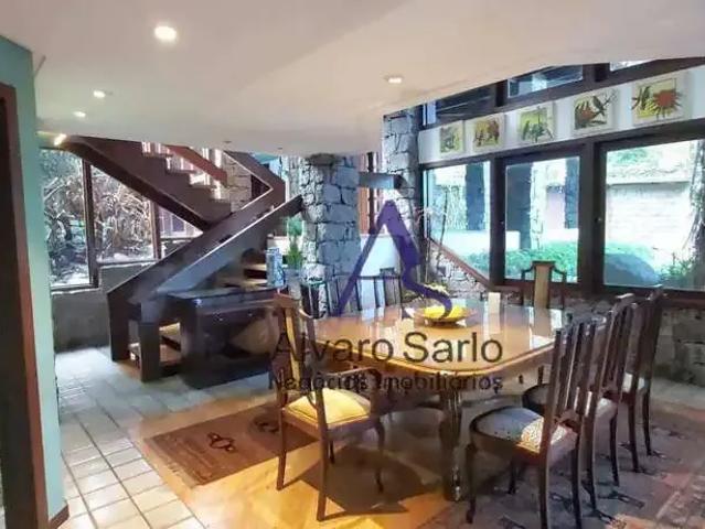 Casa / Sobrado para Venda em Vitória/ES Fradinhos 4 Quartos