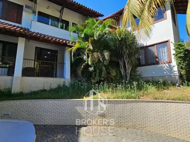 Casa / Sobrado para Venda em Vitória/ES Fradinhos 4 Quartos