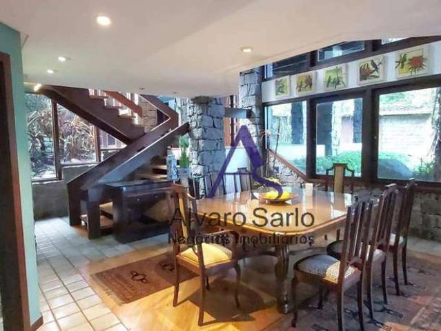 Casa / Sobrado para Venda em Vitória/ES Fradinhos 4 Quartos