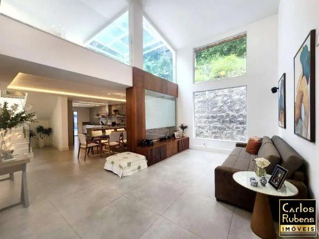 Casa / Sobrado para Venda em Vitória/ES Fradinhos 5 Quartos