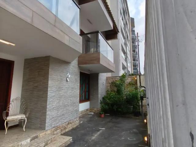 Casa / Sobrado para Venda em Vitória/ES Jardim Camburi 4 Quartos