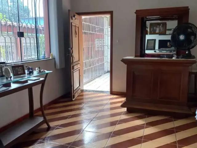 Casa / Sobrado para Venda em Volta Redonda/RJ Conforto 5 Quartos