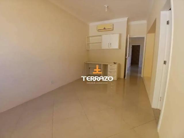 Casa / Sobrado para Venda em Volta Redonda/RJ Sessenta 4 Quartos