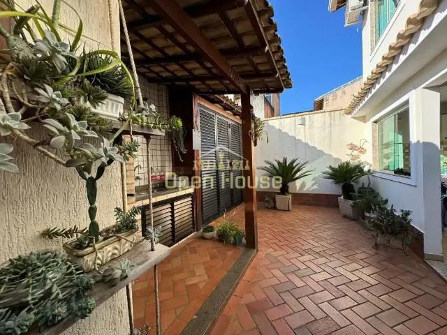 Casa / Sobrado para Venda em Volta Redonda/RJ Vila Rica 4 Quartos