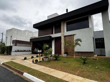Casa / Sobrado para Venda em Votorantim/SP Vossoroca 4 Quartos