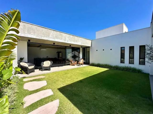 Casa / Sobrado para Venda em Xangri Lá/RS Centro 4 Quartos