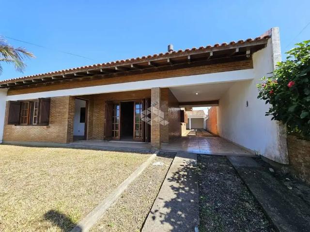 Casa / Sobrado para Venda em Xangri Lá/RS Centro 5 Quartos