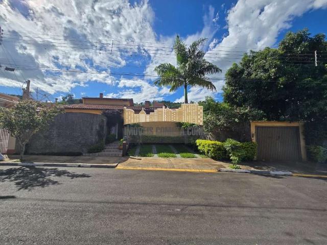 Casa / Sobrado para Venda em Águas da Prata/SP Centro 4 Quartos