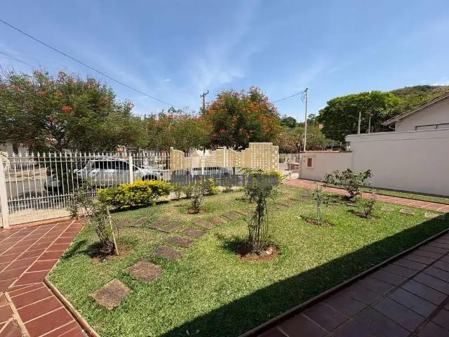 Casa / Sobrado para Venda em Águas da Prata/SP Centro 3 Quartos