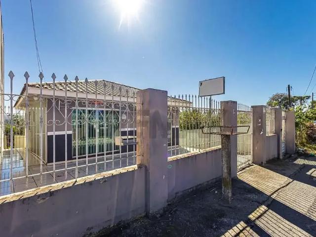 Casa / Sobrado para Venda em Almirante Tamandaré/PR Cachoeira 2 Quartos