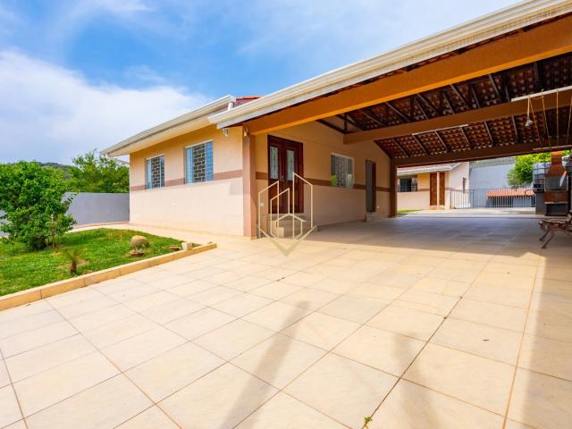 Casa / Sobrado para Venda em Almirante Tamandaré/PR Botiatuba 4 Quartos