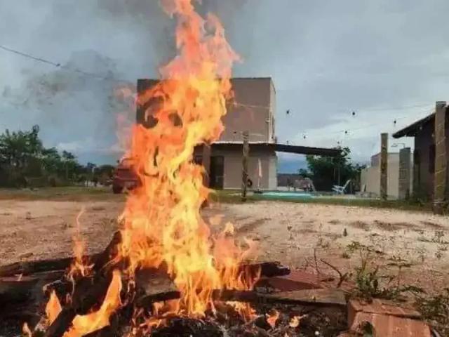 Casa / Sobrado para Venda em Alexânia/GO Centro 3 Quartos