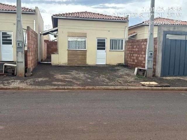 Casa / Sobrado para Venda em Altinópolis/SP Centro 2 Quartos