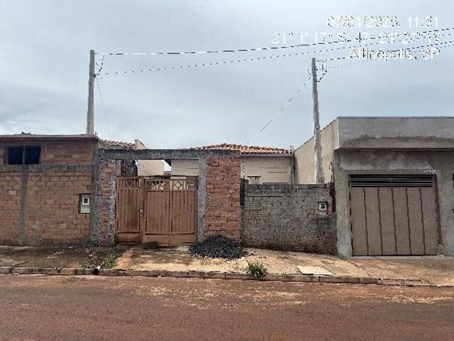 Casa / Sobrado para Venda em Altinópolis/SP Centro 2 Quartos