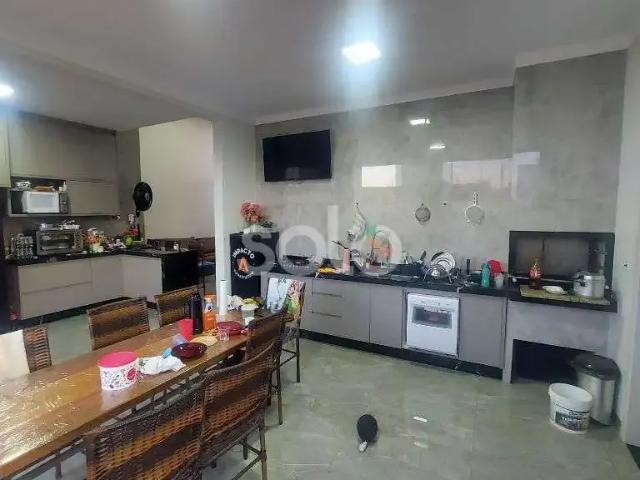 Casa / Sobrado para Venda em Américo Brasiliense/SP Centro 3 Quartos