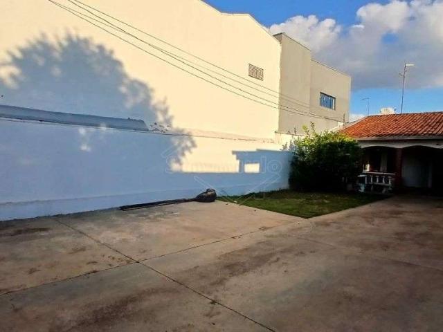 Casa / Sobrado para Venda em Américo Brasiliense/SP Nova Vila Cerqueira 3 Quartos