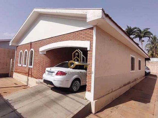Casa / Sobrado para Venda em Américo Brasiliense/SP Vila Cerqueira 3 Quartos