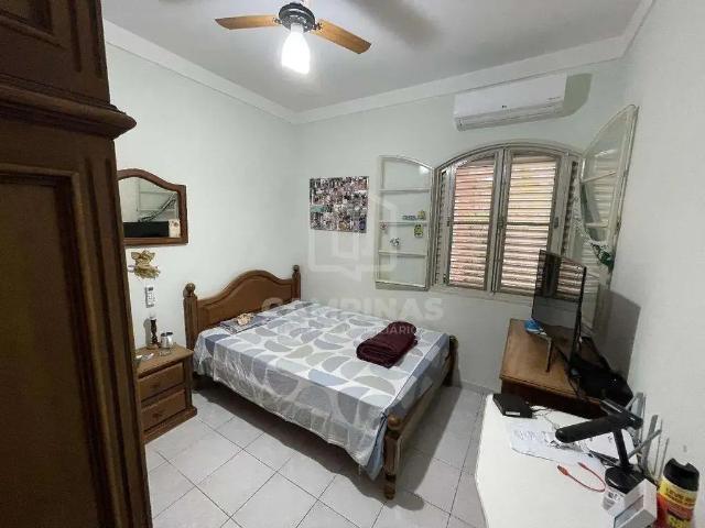 Casa / Sobrado para Venda em Amparo/SP Centro 3 Quartos