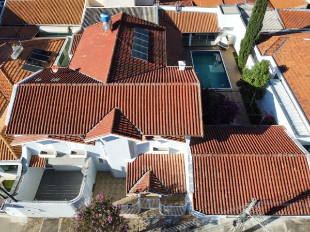 Casa / Sobrado para Venda em Amparo/SP Centro 4 Quartos