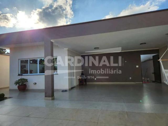 Casa / Sobrado para Venda em Analândia/SP Centro 3 Quartos